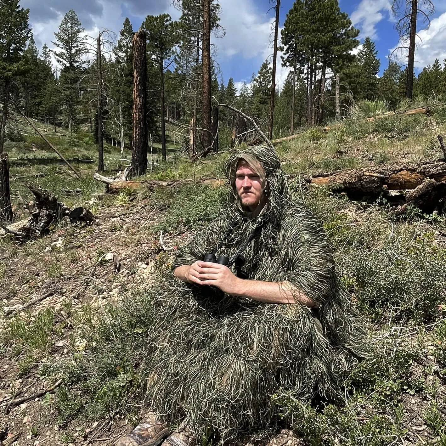 AUSCAMOTEK Ghillie Suit Poncho for Hunting Bird Watch Gilly Camouflage Cloak Green and Desert