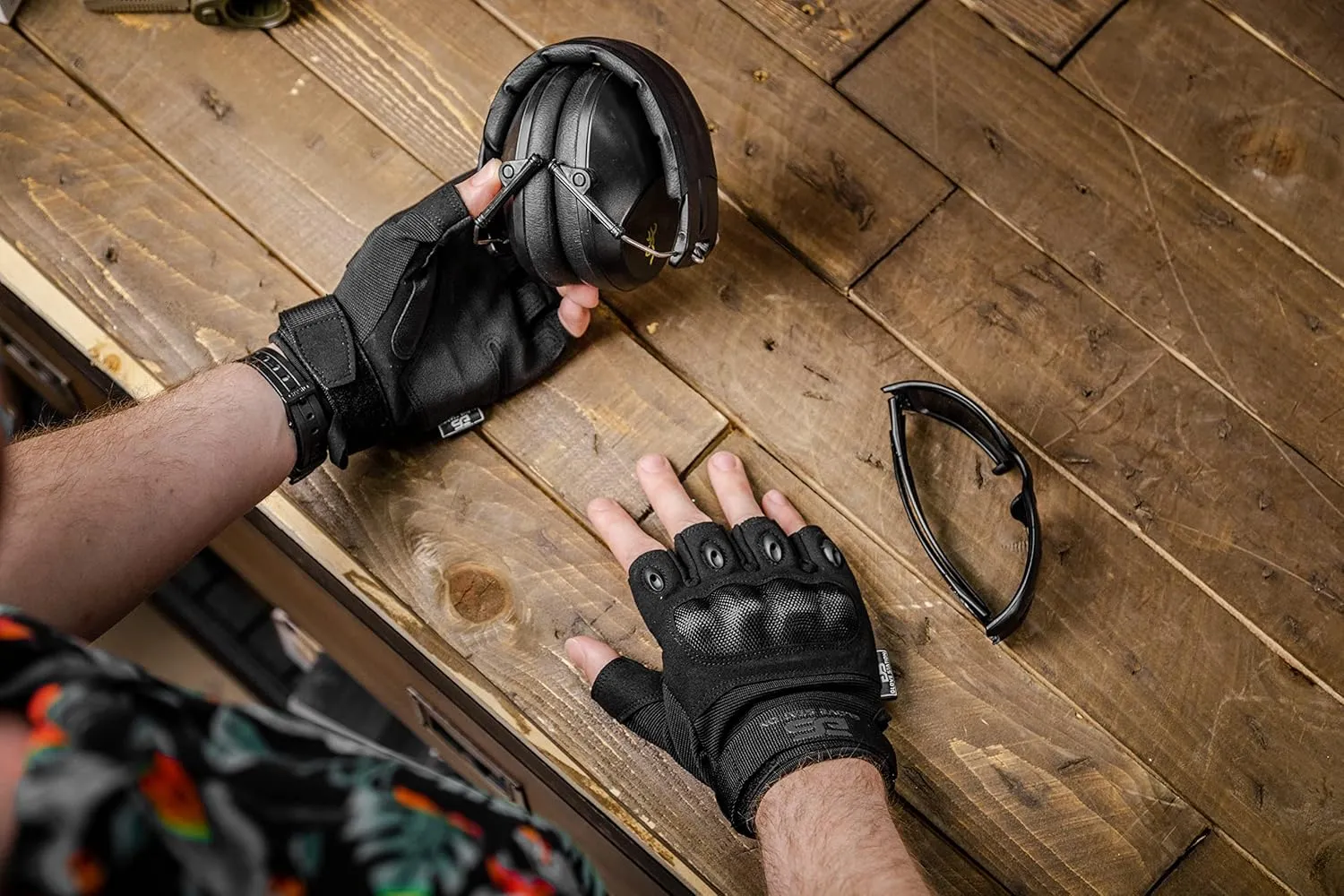 Glove Station The Combat - Fingerless Knuckle Tactical Gloves for Men - Motorcycle Gloves for Tactical Shooting, Airsoft, Hunting, Police Work and Hiking